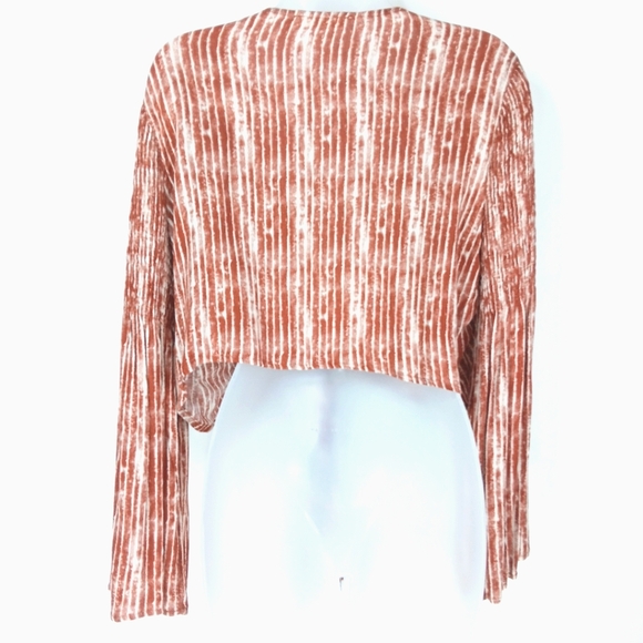 ILLA ILLA Rust and White Boho Tie-Front Bell Sleeve Crop Top Size Large - Picture 3 of 9